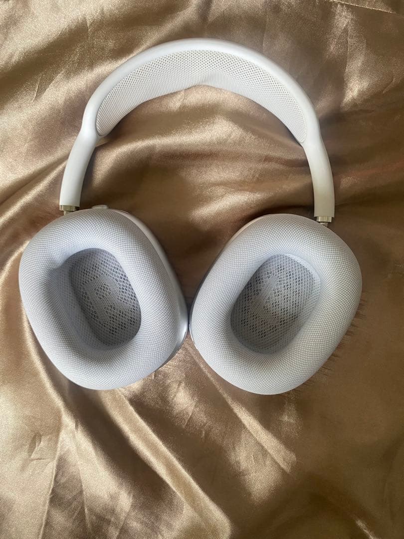 ワイヤレスヘッドホン AirPods Max シルバー