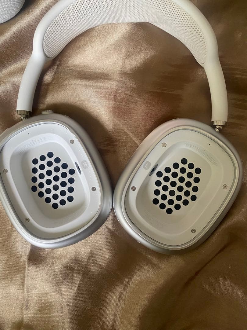 ワイヤレスヘッドホン AirPods Max シルバー