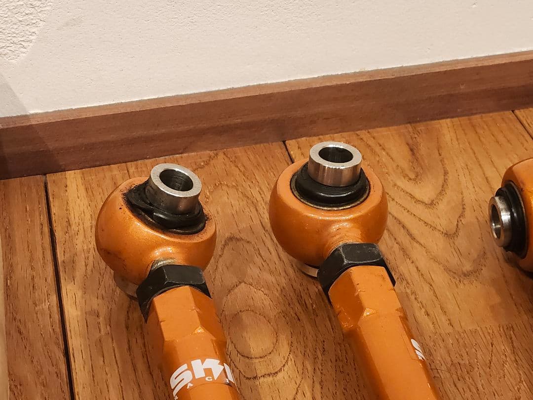 スキッドレーシング　リアアッパーアームセット　固着無し　クラウン　マークX