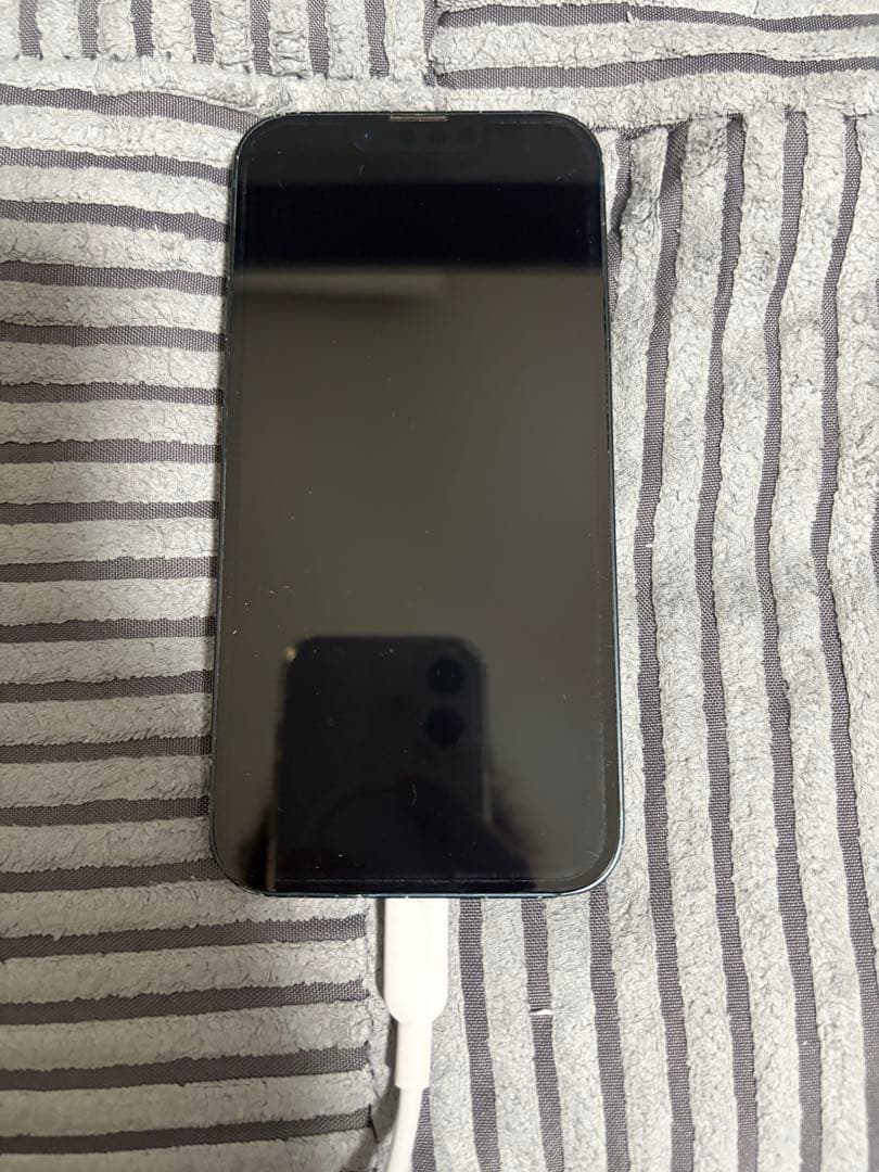 Apple iPhone 13 ミッドナイト 本体　pitaka ケース付