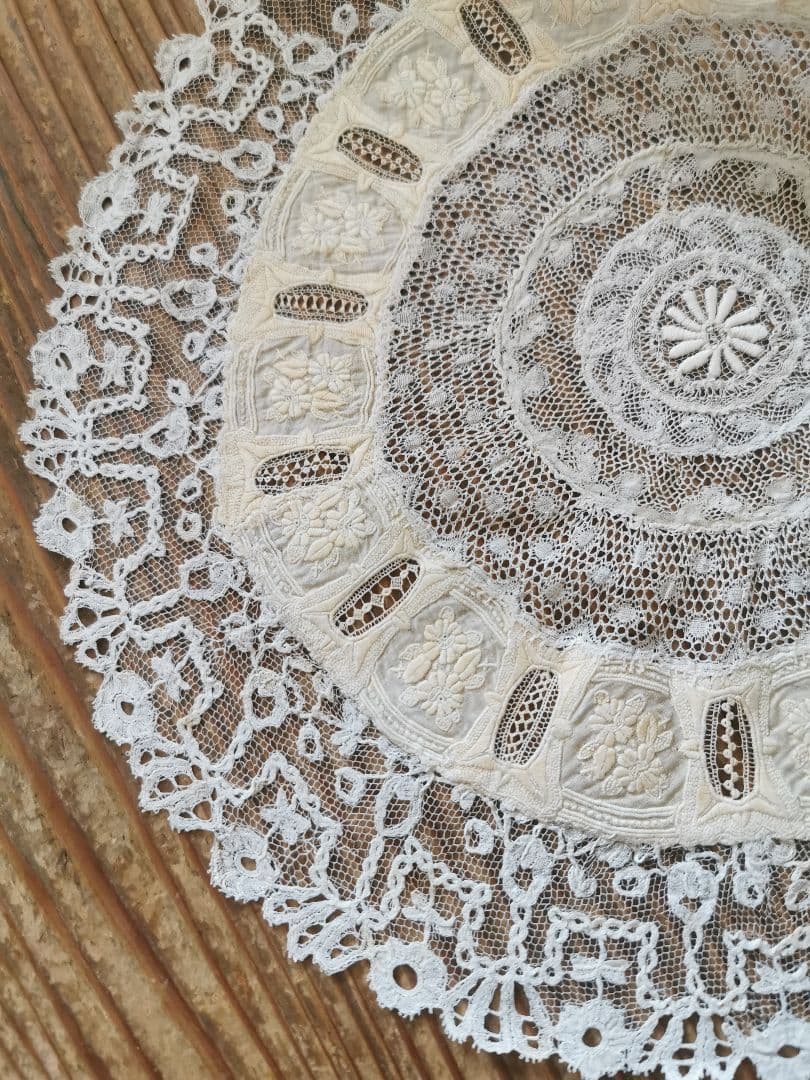 アンティーク フランス ノルマンディーレース ブリュッセルアップリケ＆ガロン刺繍