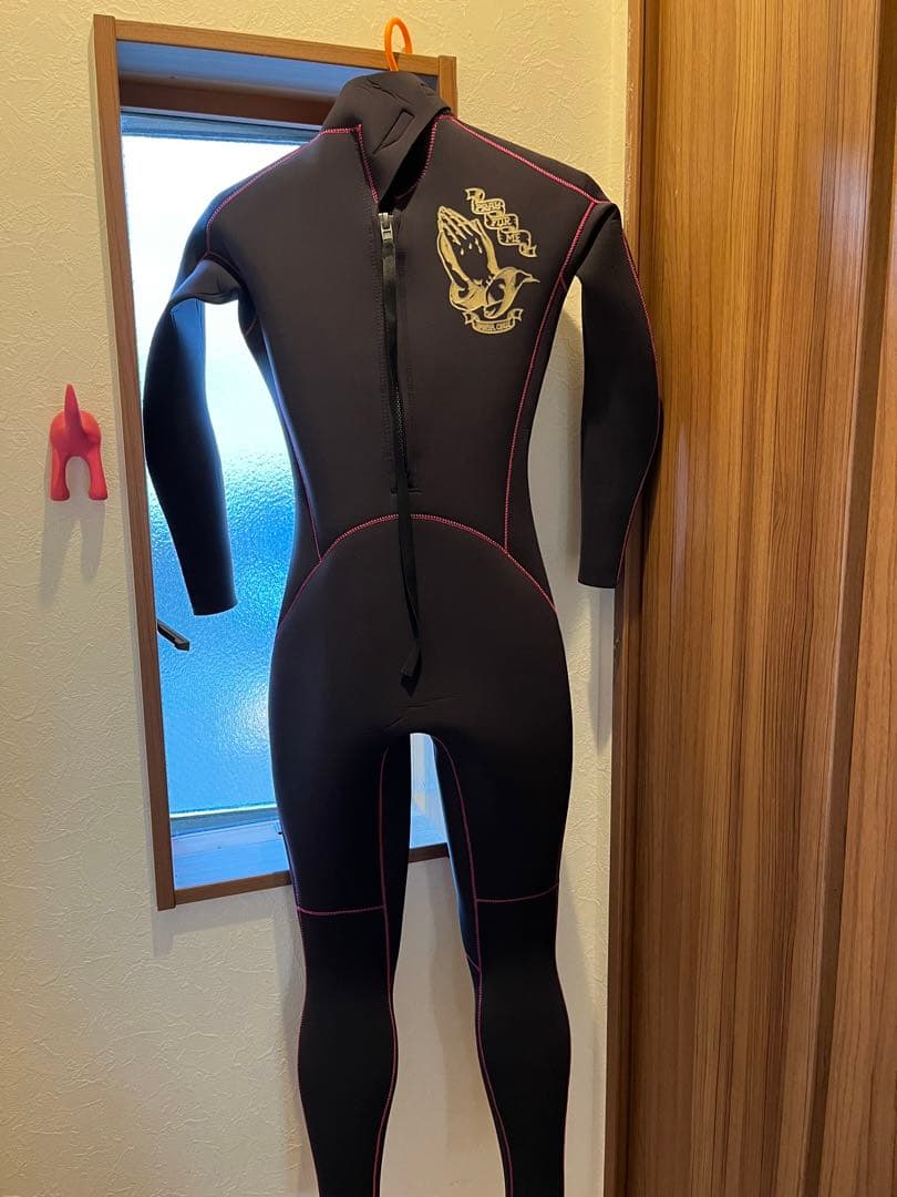 美品♡サンタクルーズ　ウエットスーツ（3ミリ）