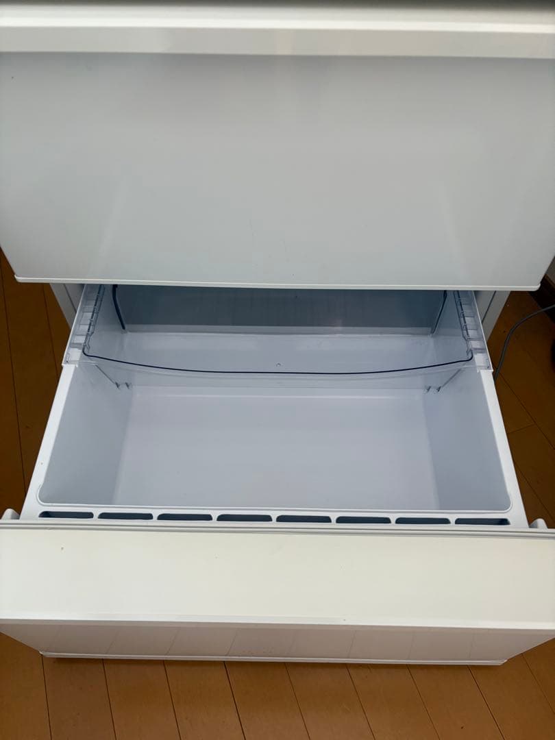 値下げしました♪AQUA 冷蔵庫 AQR-27J 272L 2020年 3ドア