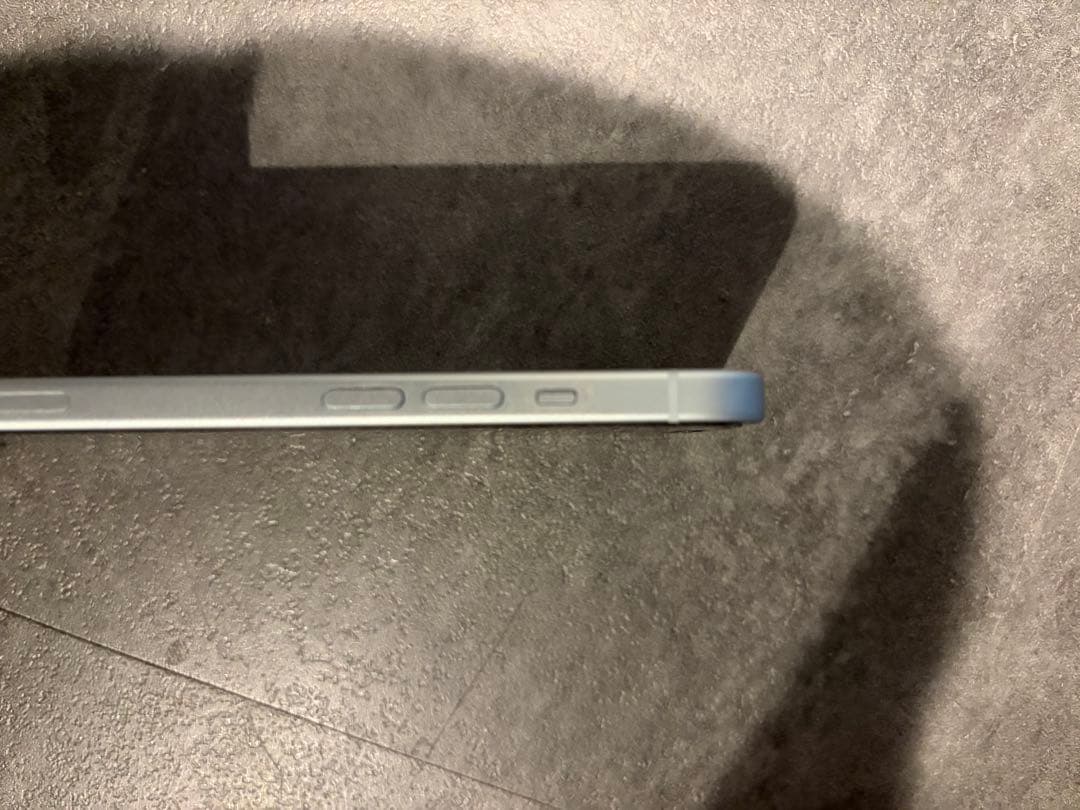 iPhone 15 ブルー　SIMフリー