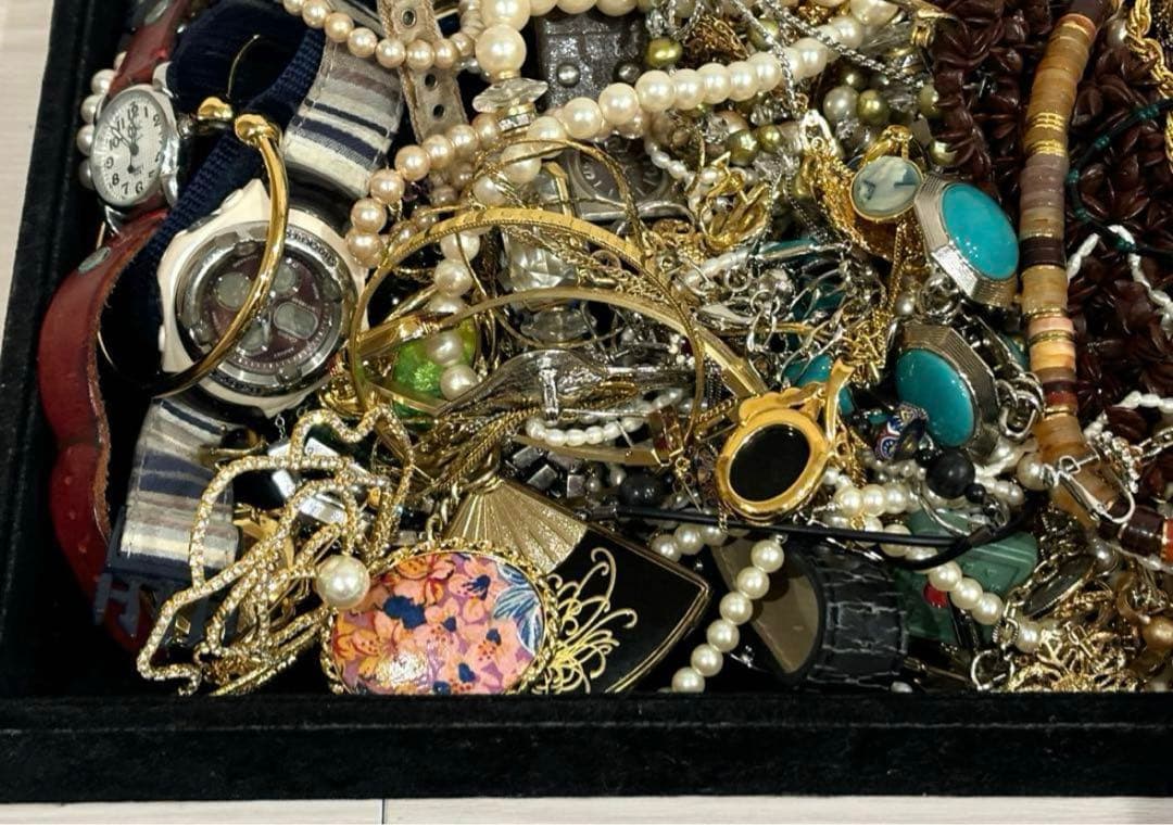 【在庫処分】イミテーションアクセサリー約2.3+3＝約5.3kgまとめ売り