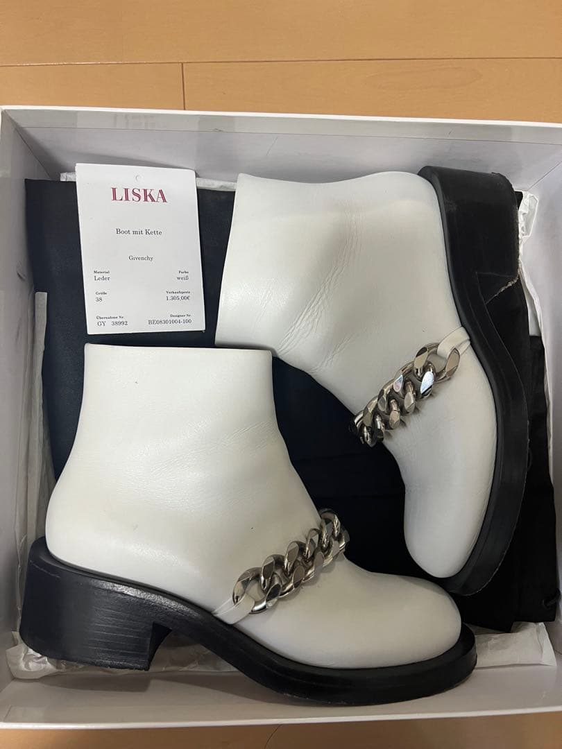 GIVENCHY ホワイトレザーショートブーツ　チェルシー　ジバンシー