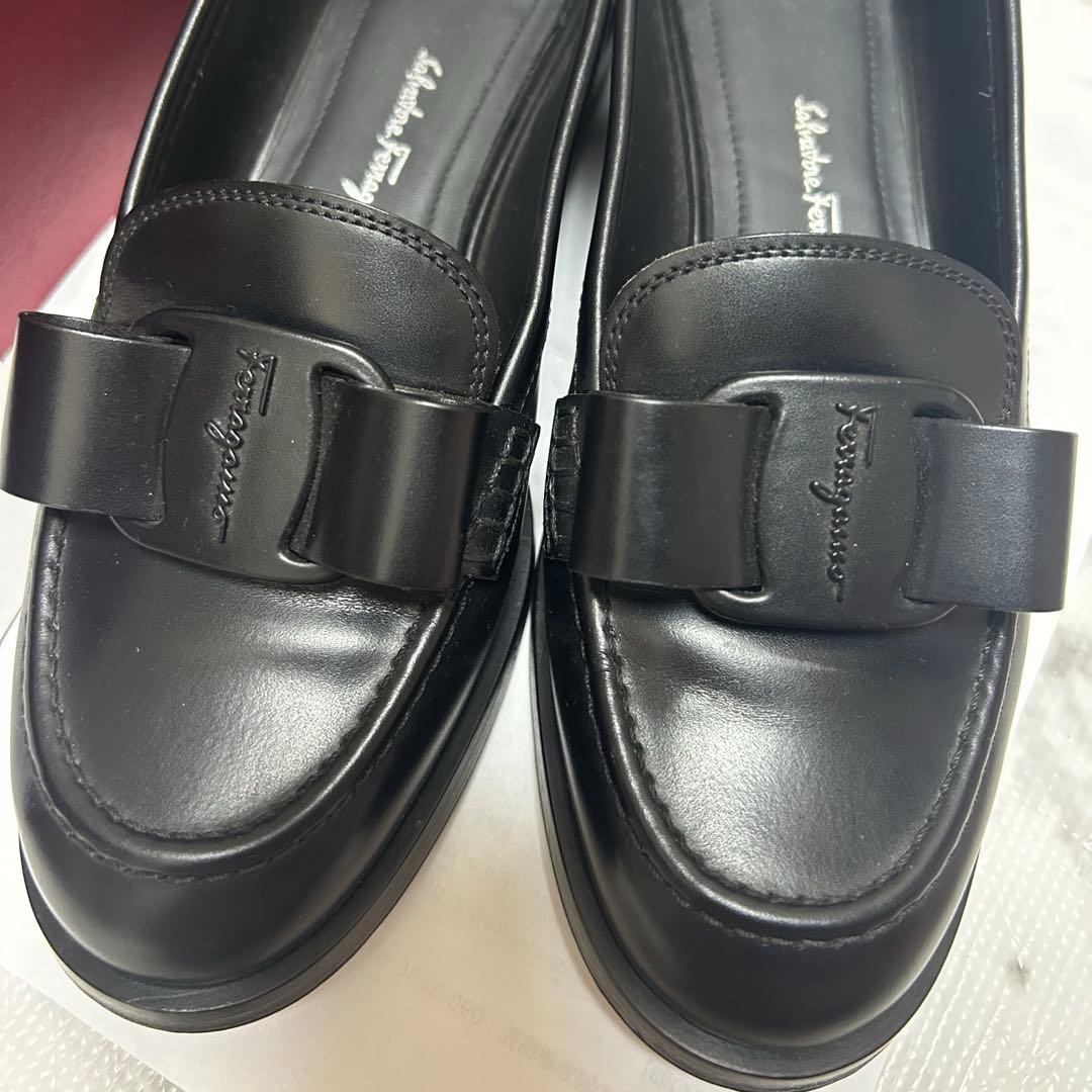 【超美品】フェラガモ VIVALDO ヴァラ　ローファー