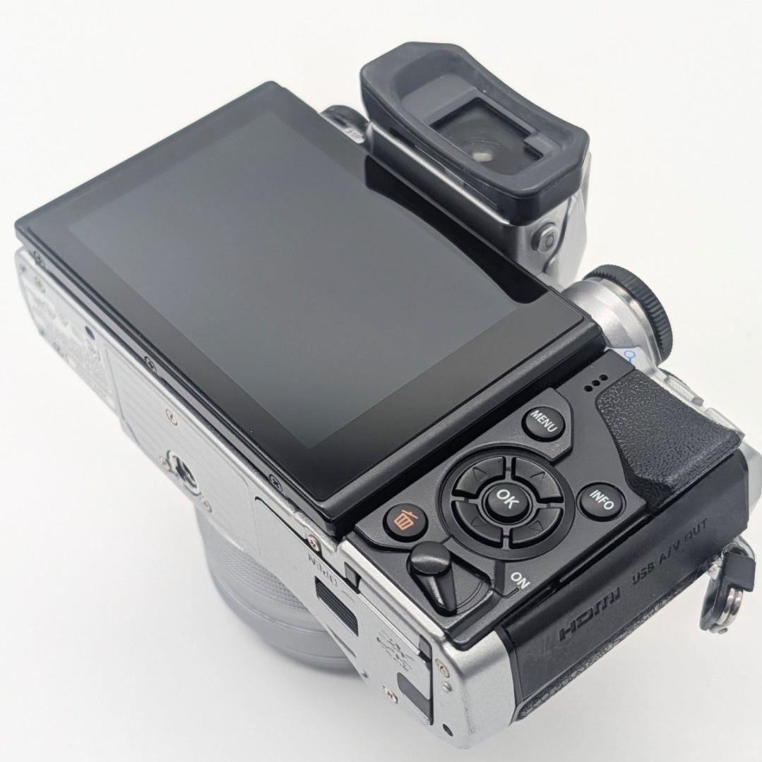 【美品】OLYMPUS OM-D E-M10 レンズキット Wi-Fi搭載