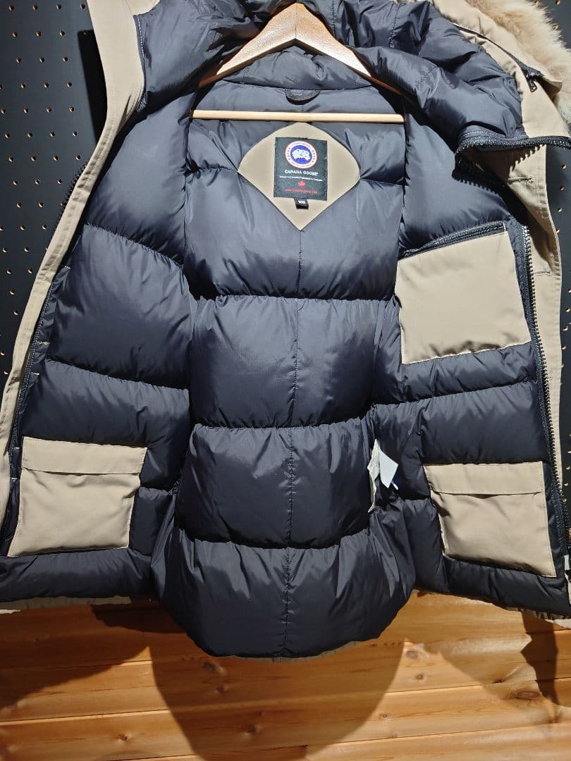 カナダグース名作「シャトーパーカ」Mサイズ