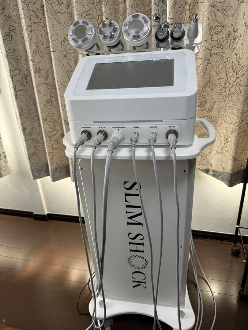 【最新美容機器！】ハイパーナイフ、キャビ、EMS、吸引、ニキビ治療など全身ケア！