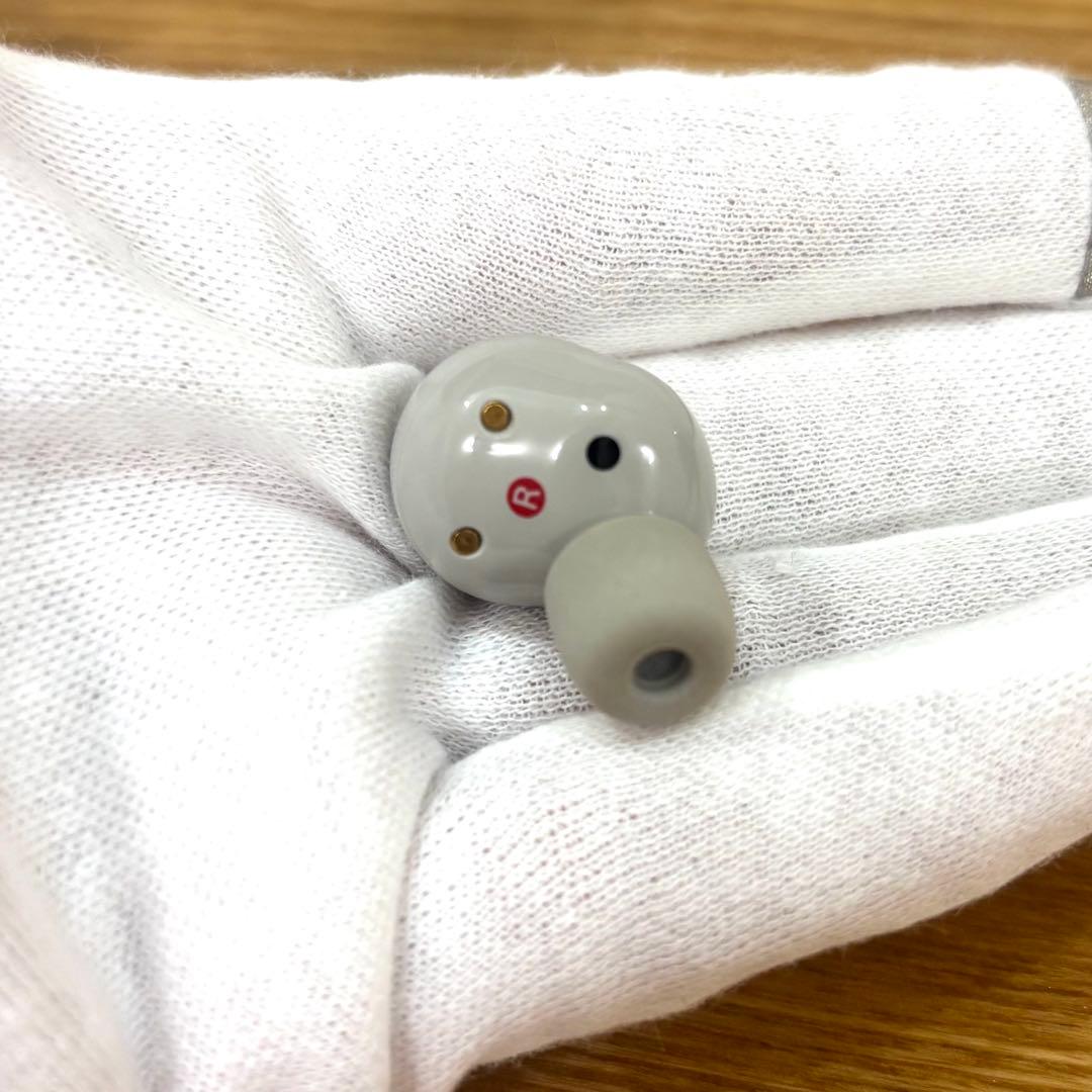 WF-1000XM5 プラチナシルバー/白