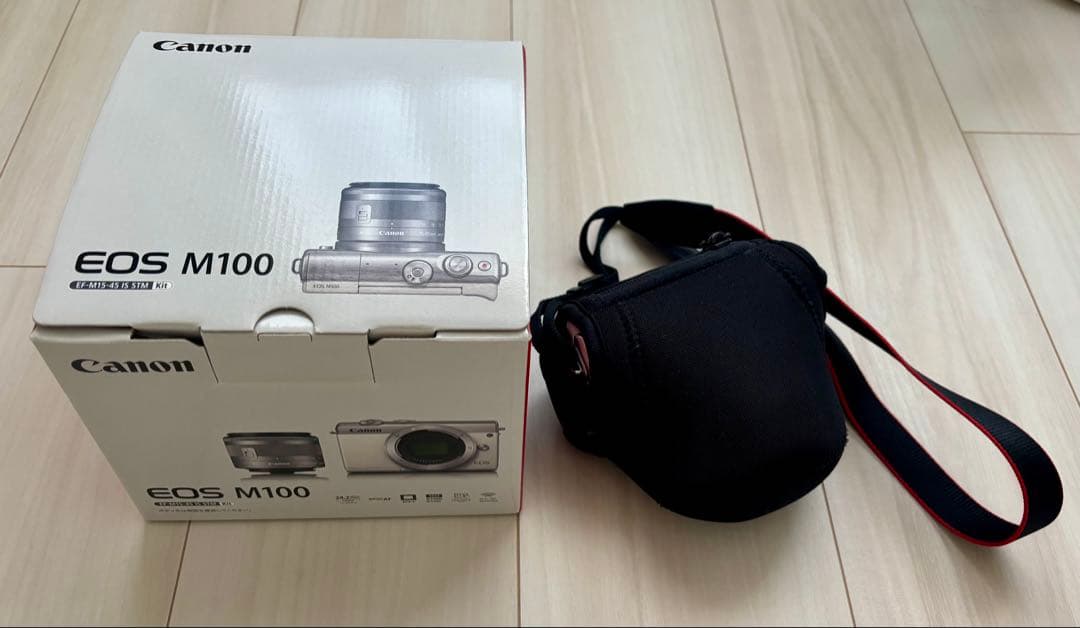 新品同様CANON EOS M100 レンズキット　＋カメラ用小物付き