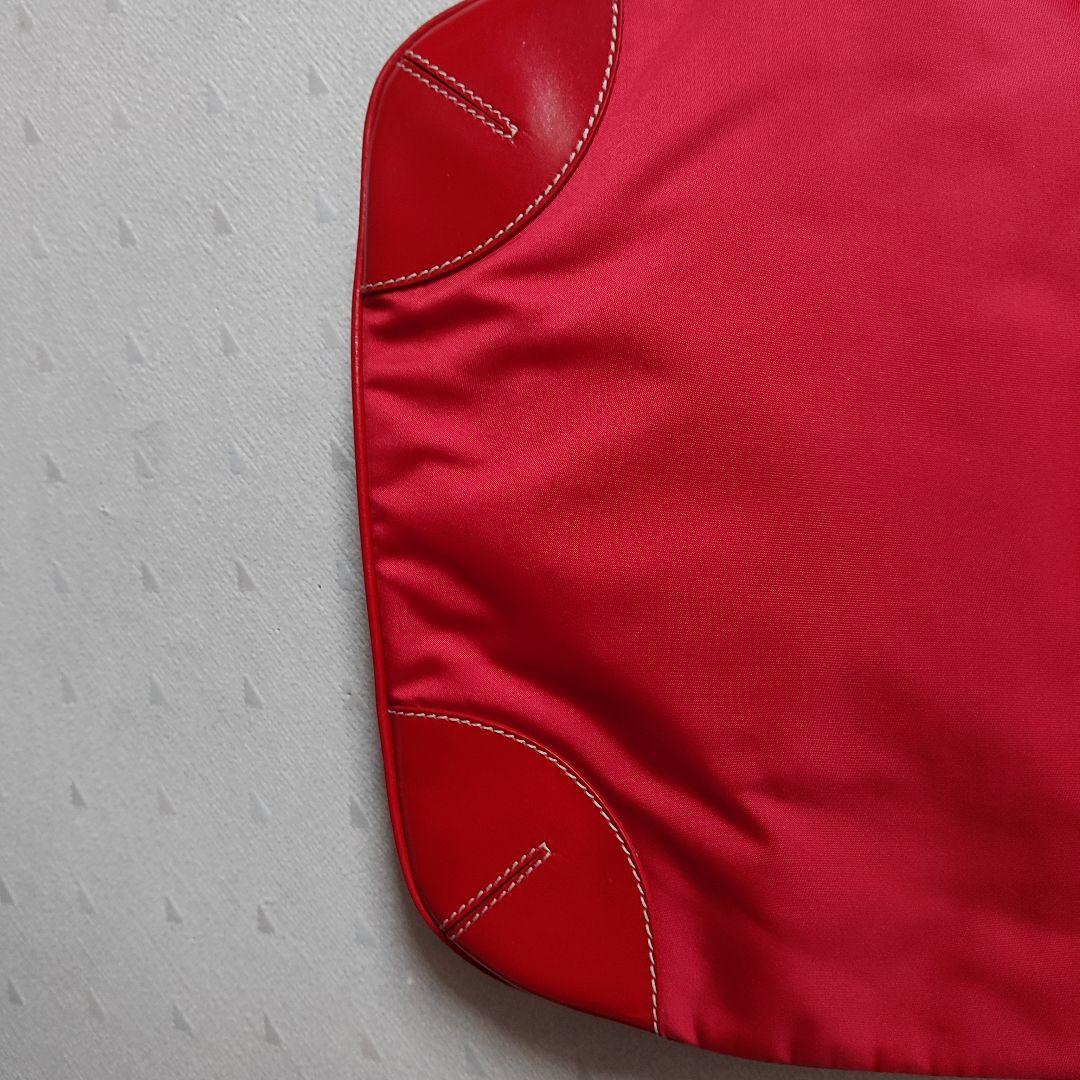 セール！美品！PRADA レッド ナイロン ショルダーバッグ