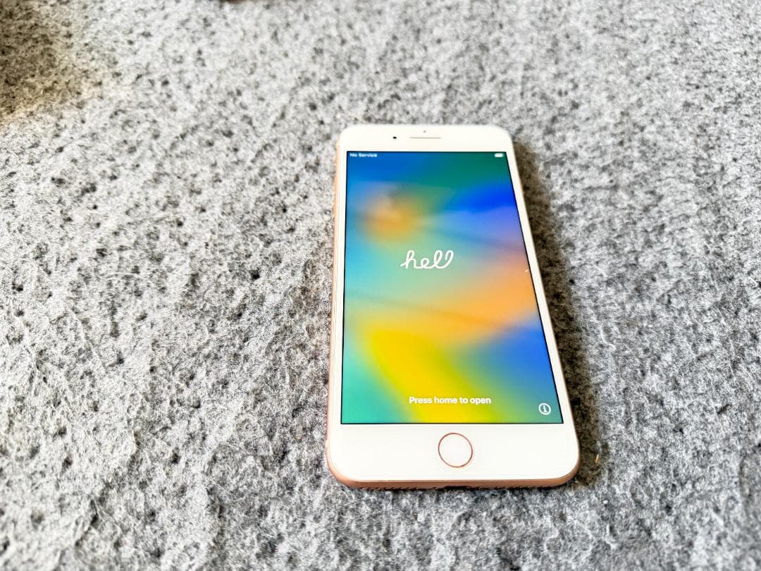 iPhone 8 Plus 64GB ゴールド SIMフリー【箱・付属品完備】