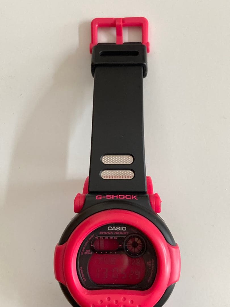 生産終了モデル! G-SHOCK G-001-1BJF ジェイソン（ピンク×黒）