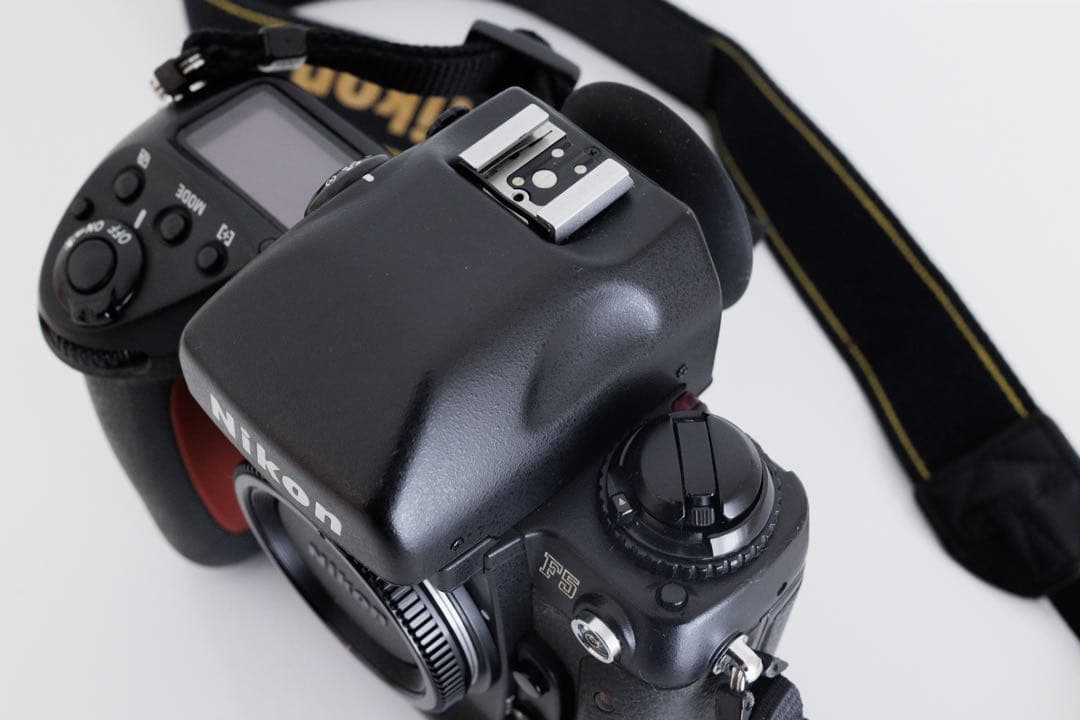 Nikon F5 一眼レフカメラ　ボディ 中古　通電確認済み
