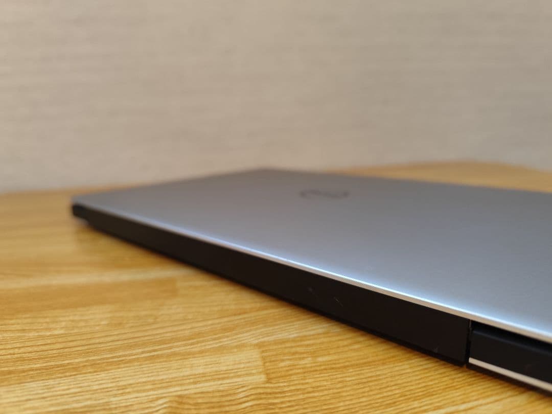 DELL XPS 13 ノートPC Intel Core i5 8GB RAM