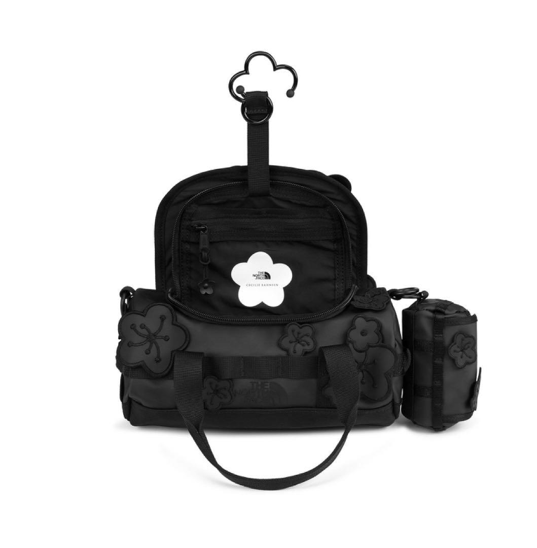 ノースフェイス　セシリーバンセン ベースキャンプクラッチ