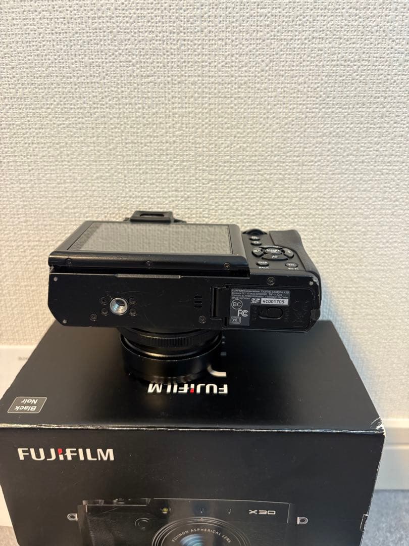 【値下中】FUJIFILM X30 コンパクトデジタルカメラ　美品