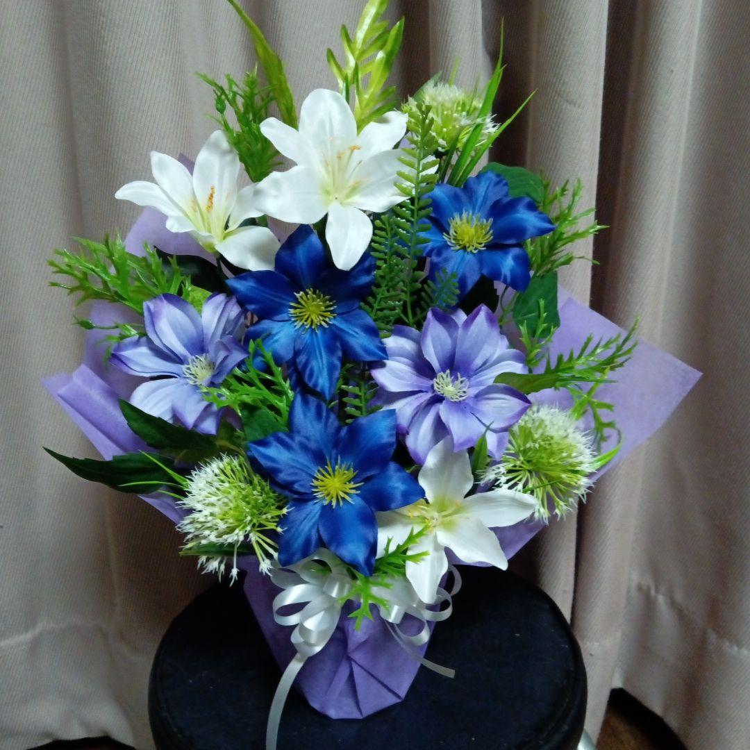 お供え花　仏花　クレマチスと百合アレンジ