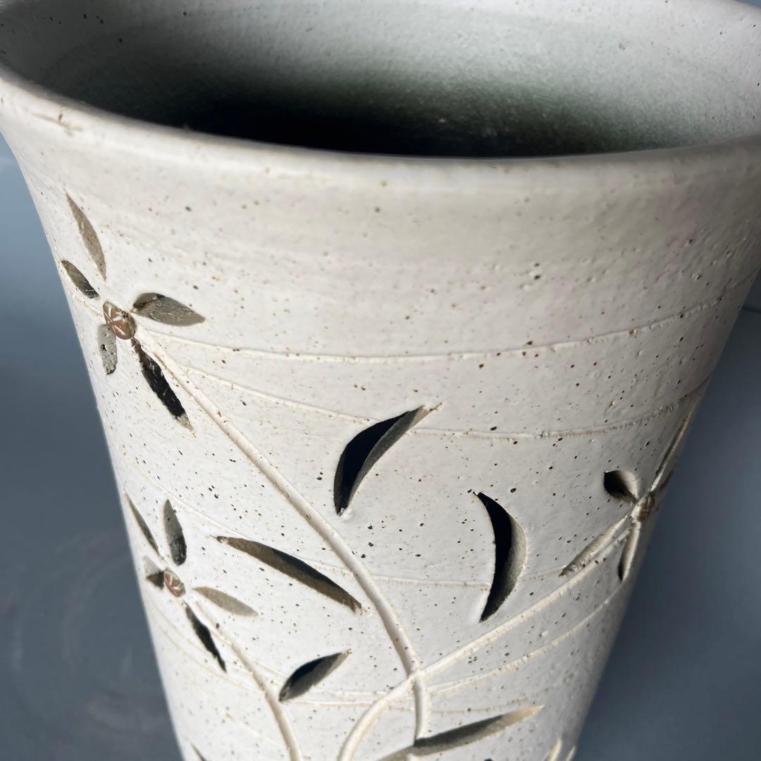 信楽焼傘立て  口広草花彫 高さ42cm