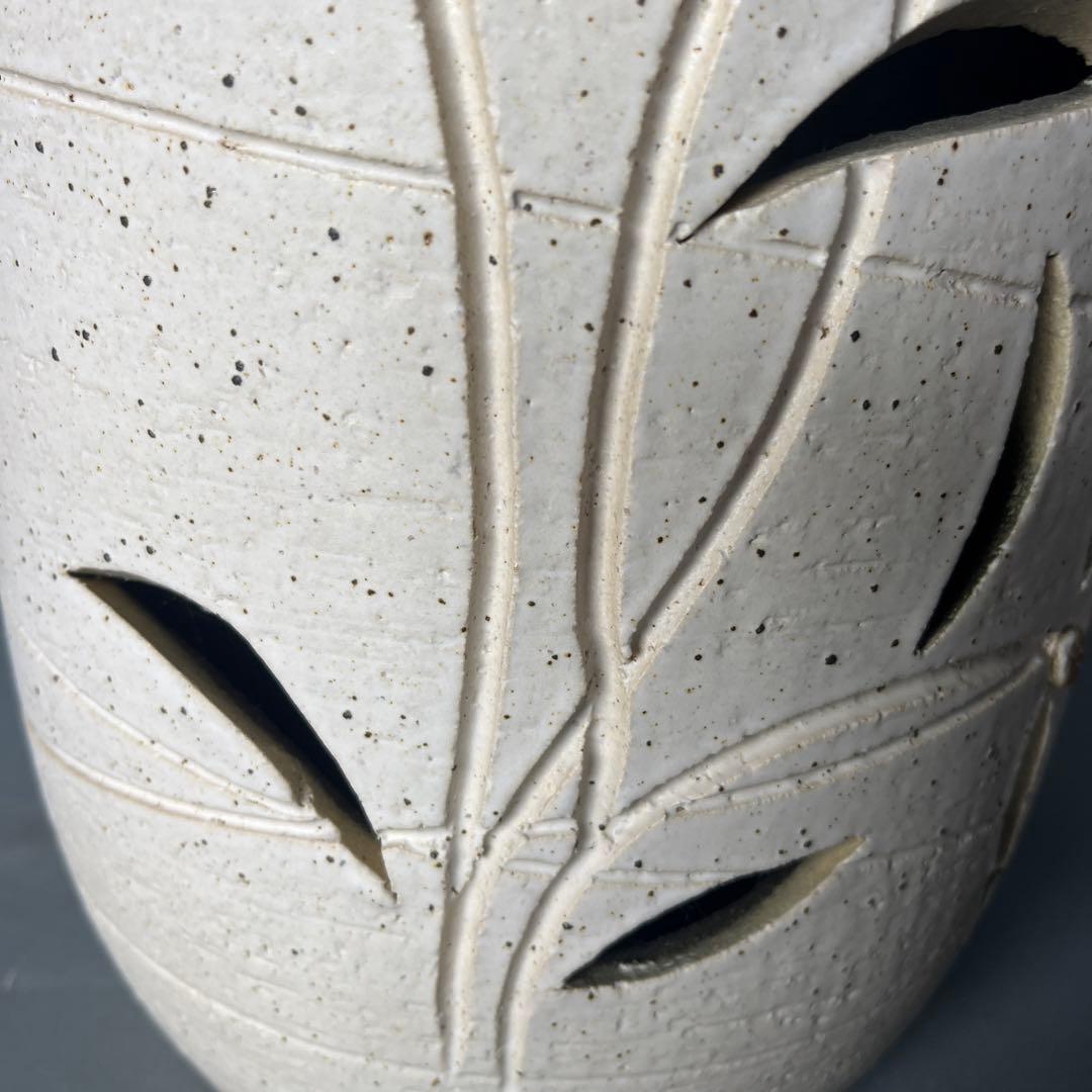 信楽焼傘立て  口広草花彫 高さ42cm