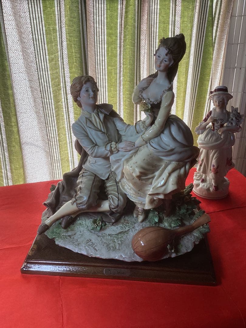 イタリア製 置物 フィギュア 幅 27㎝ 高さ 30㎝ 奥行 18㎝ 重さ5kg