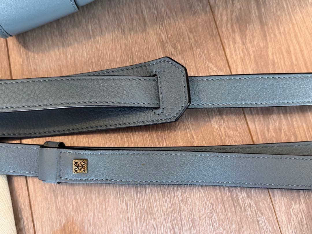 LOEWE アマソナ28 ブルー　水色　くすみブルー