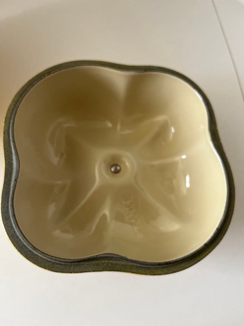 廃盤　ルクルーゼ　ココットピーマン　イエロー