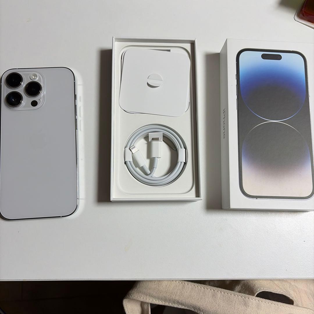 iPhone14pro 512g シルバー　SIMフリー　箱、充電器つき　美品