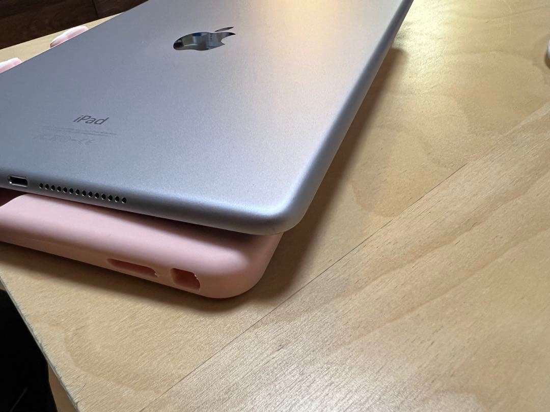 【子供の動画視聴に最適】iPad air2 16GB シルバー ケース付き