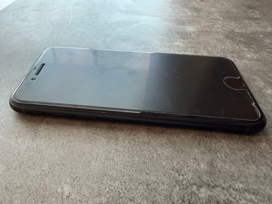 Apple iPhone SE (第3世代) ブラック バッテリー容量100%