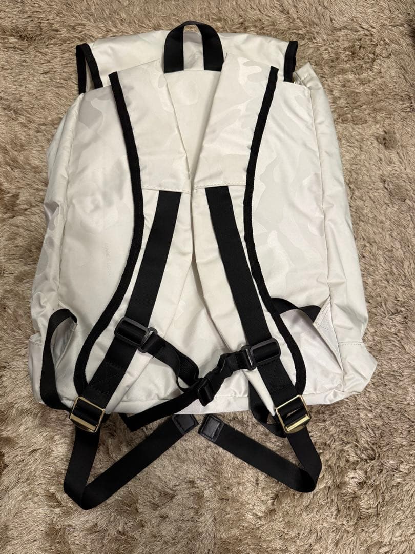 マークアンドロナ　リュック　バックパック　白