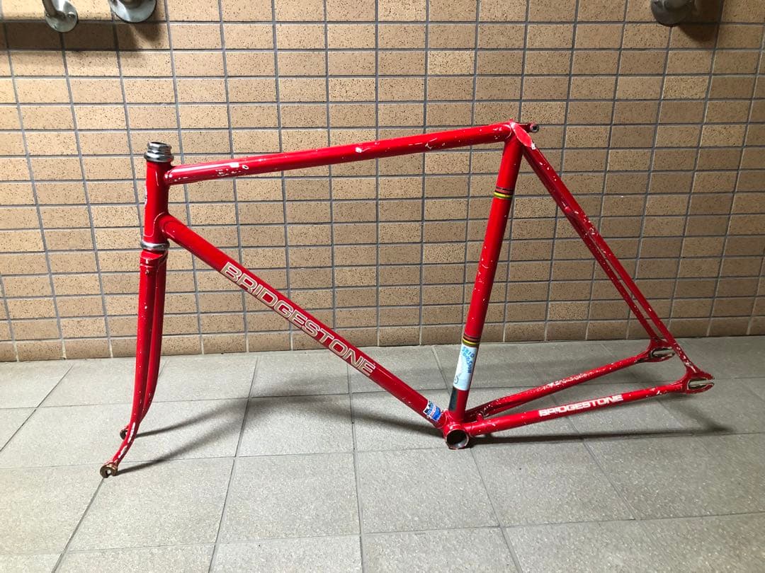 BRIDGESTONE 赤 ピストフレーム