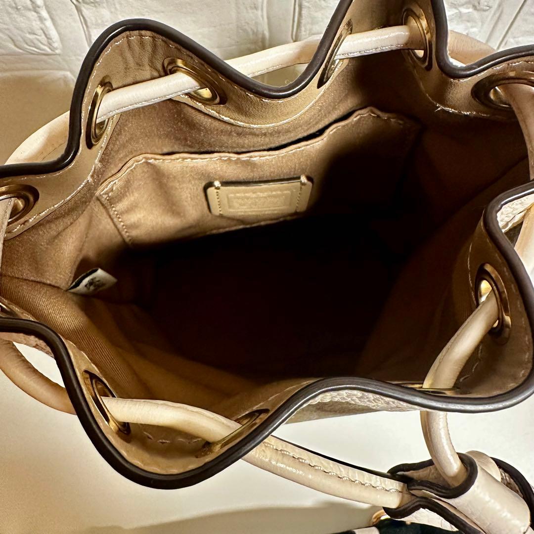 n*o様 【美品】コーチシグネチャー コーテッド キャンバス、リファインド ペブ