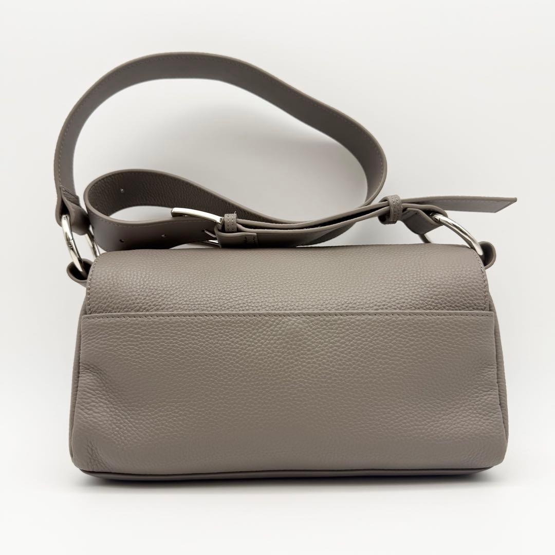 【極美品】BEARDSLEY レザーボディバッグ ショルダー 2way 本革