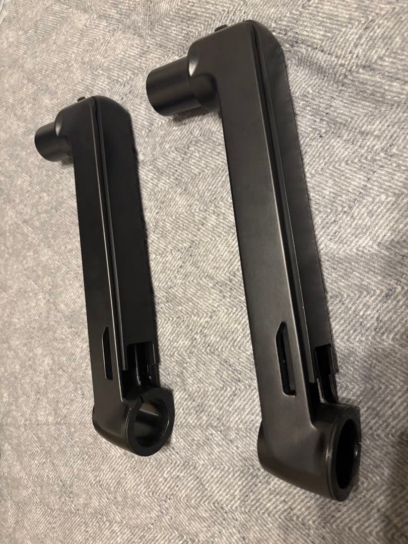 Amazonベーシック　デュアルモニターアーム　エルゴトロンOEM