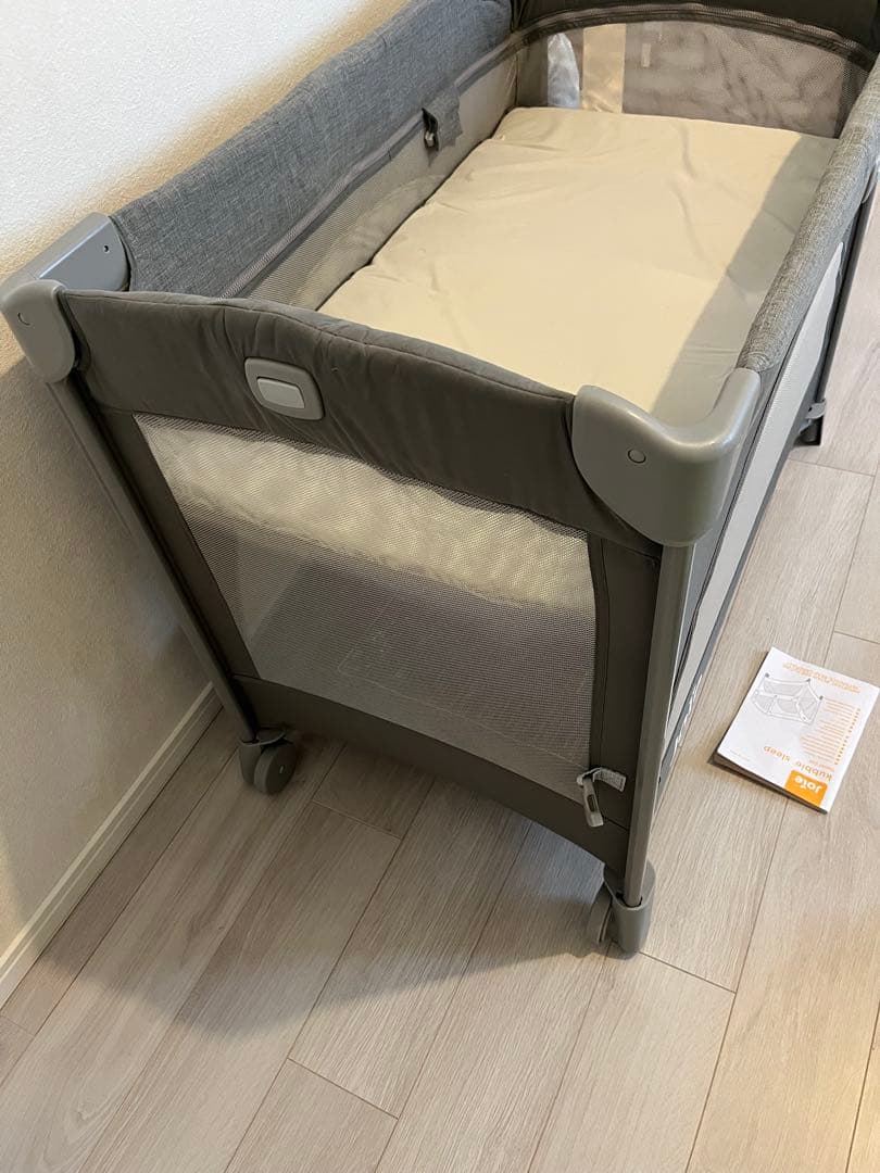 Joie 折りたたみベビーベッド グレー　/ Joie Folding Crib