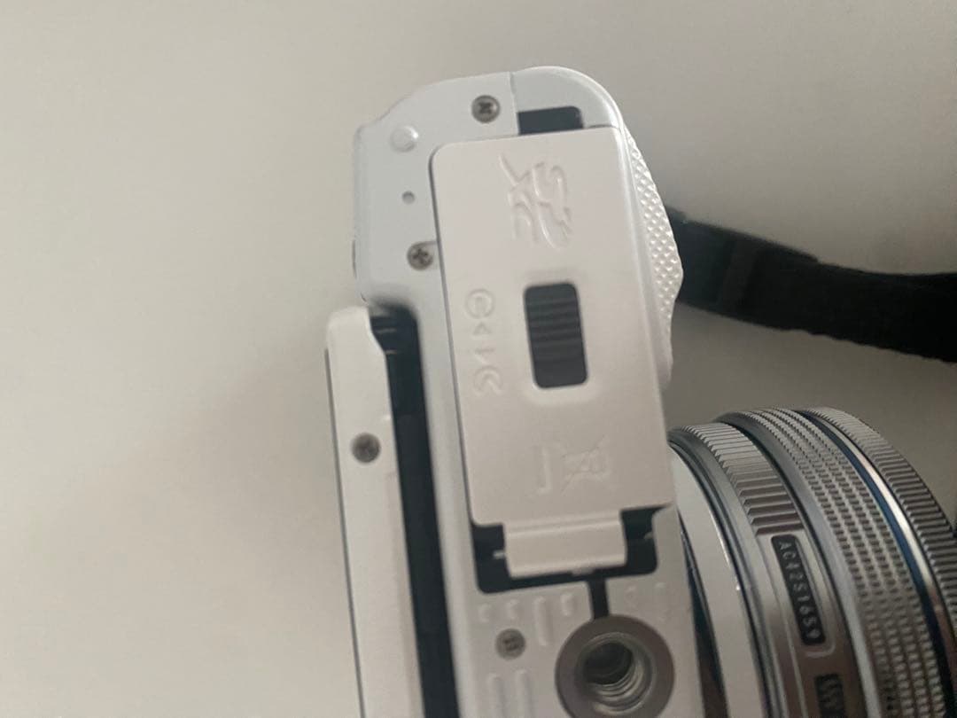 OLYMPUS PEN ホワイト