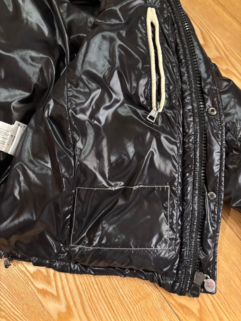 モンクレール　ブラック ダウンジャケット