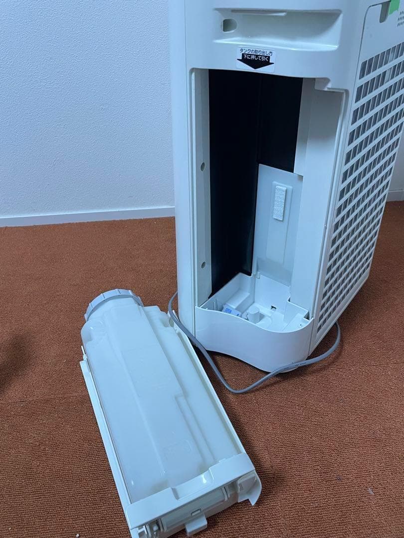 シャープ プラズマクラスター 加湿空気清浄機　KC-G50-W