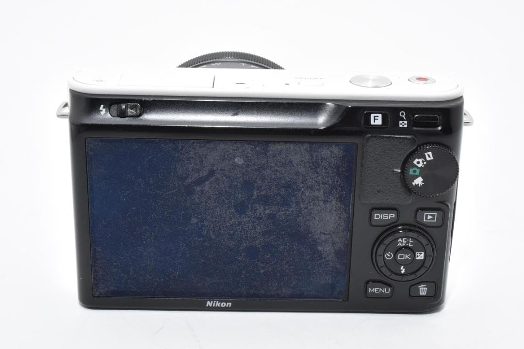 NIKON 1 J1 ホワイト＋10-30mm ショット数27600回 カメラ