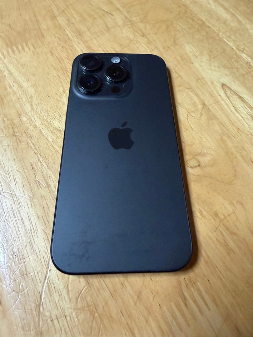 Apple iPhone 15 Pro ブラックチタニウム