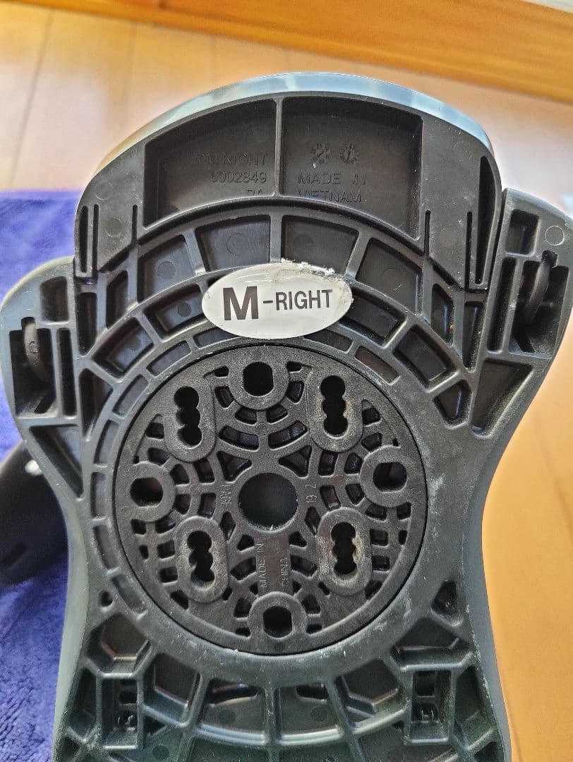 EM スノーボードビンディング Mサイズ　 ブラック