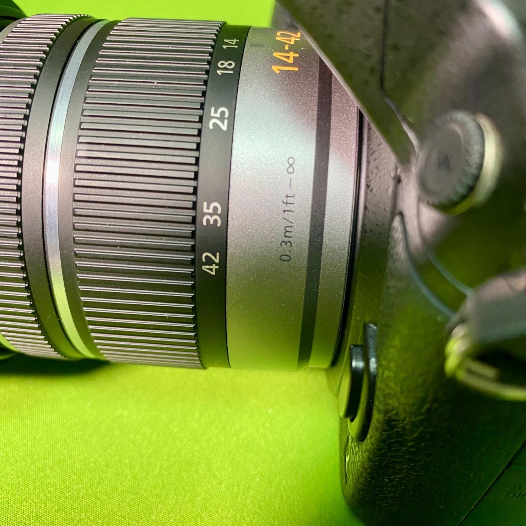 LUMIX GH4 ミラーレスカメラ 4K 動画 音+映像+光 付属品フルセット