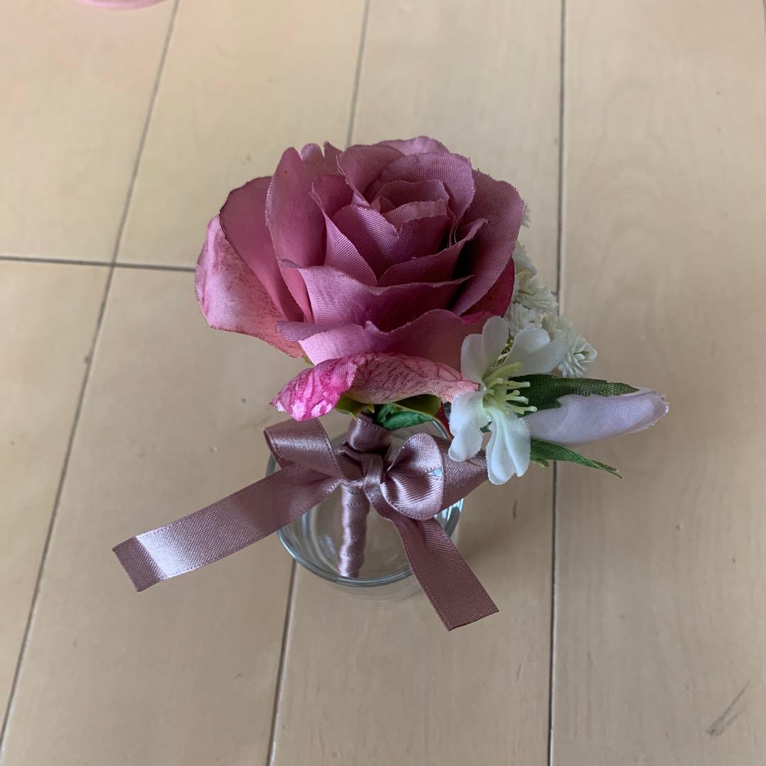 アーティフィシャルフラワーブーケ　ブートニア