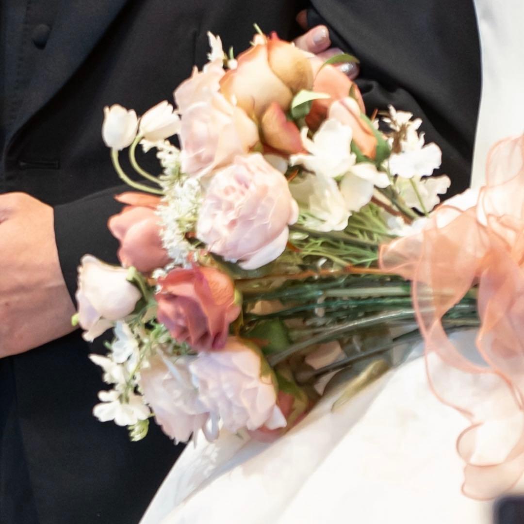 アーティフィシャルフラワーブーケ　ブートニア