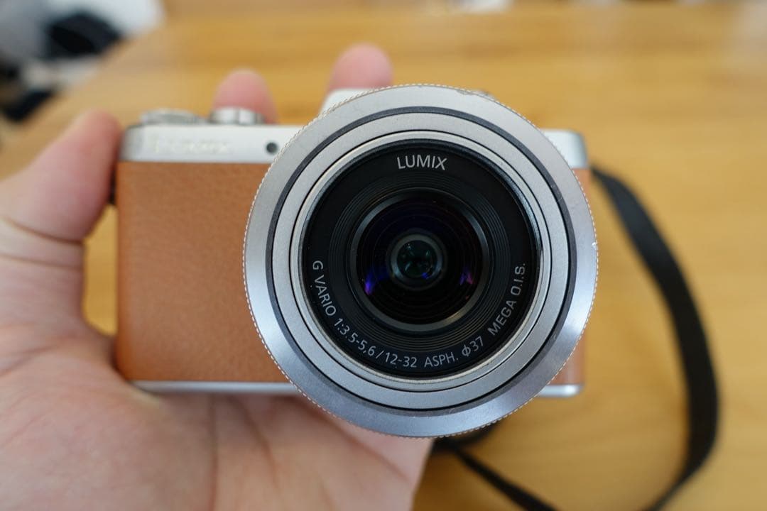Panasonic LUMIX DMC-GF7 ミラーレス一眼