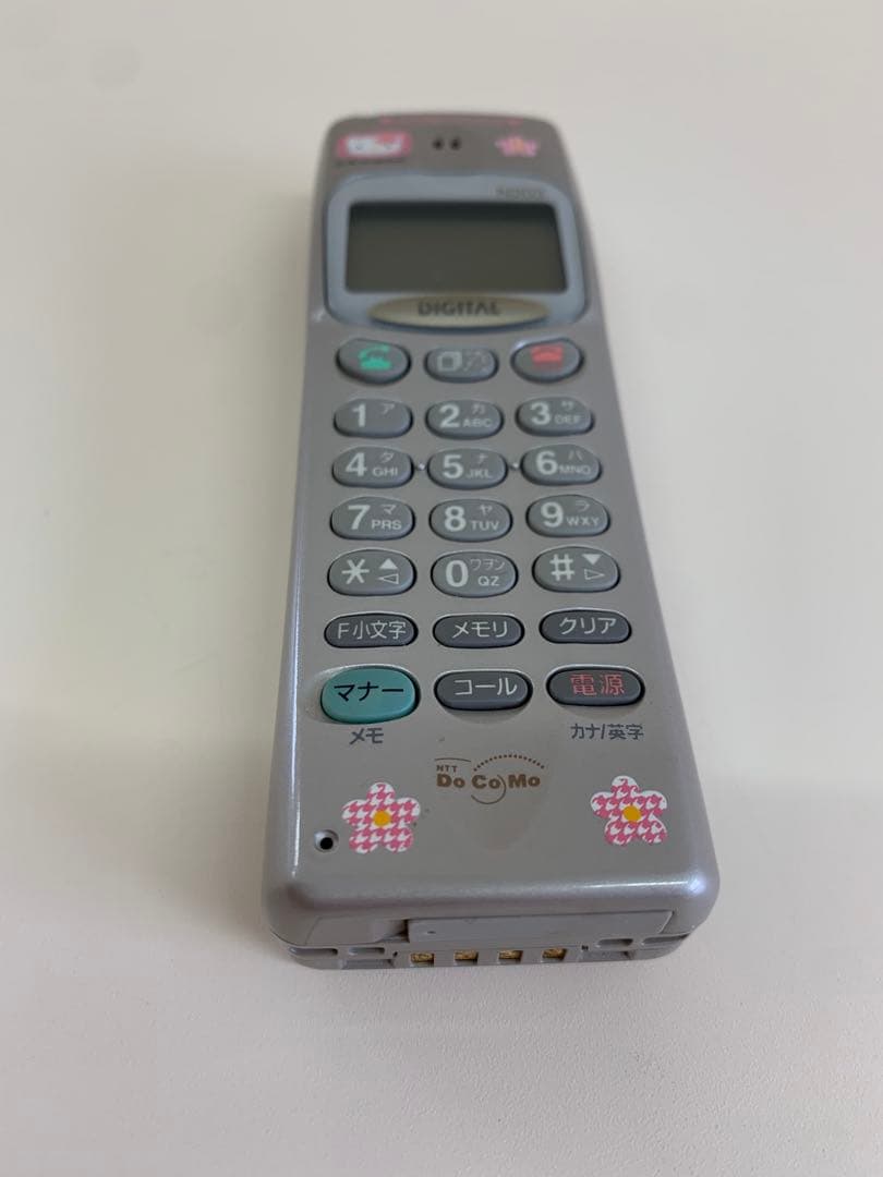 docomo デジタル・ムーバN203 ハローキティ 希少　カオハナ　ガラケー