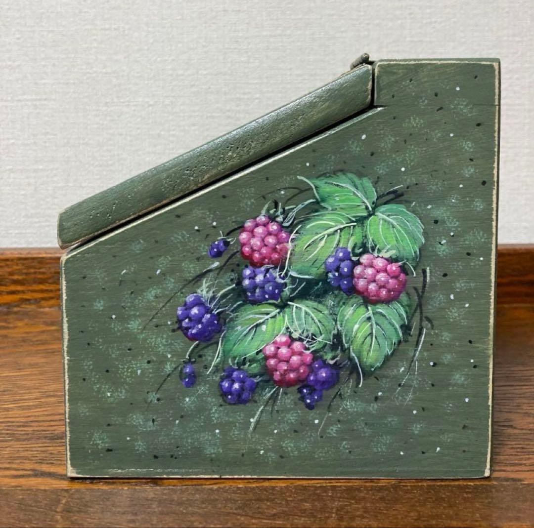 ロシア雑貨☆『ベリー&鳥の巣』木製収納box マトリョーシカ ガリーナ作